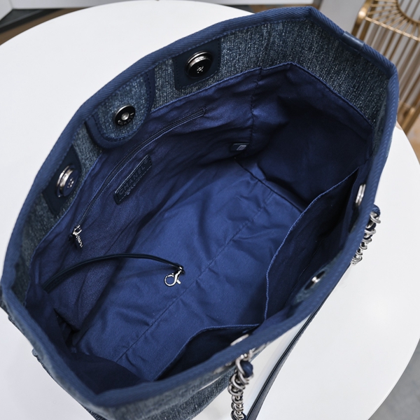 シャネルバッグ着用イメージ